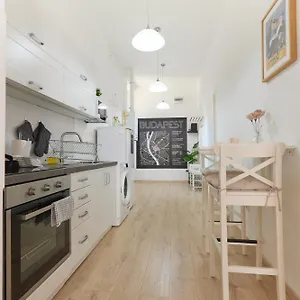https://casa-bona.inbudapesthotels.com
